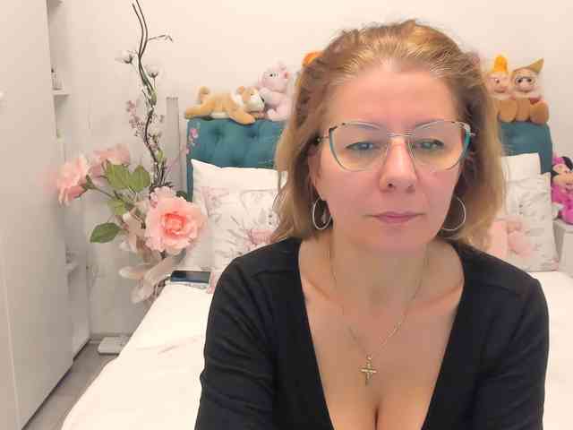 SalomeJade webcam