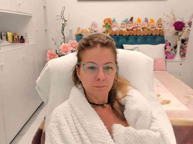 SalomeJade webcam
