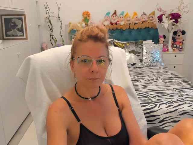 SalomeJade webcam