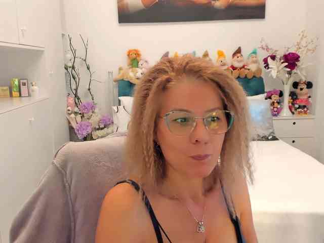 SalomeJade webcam