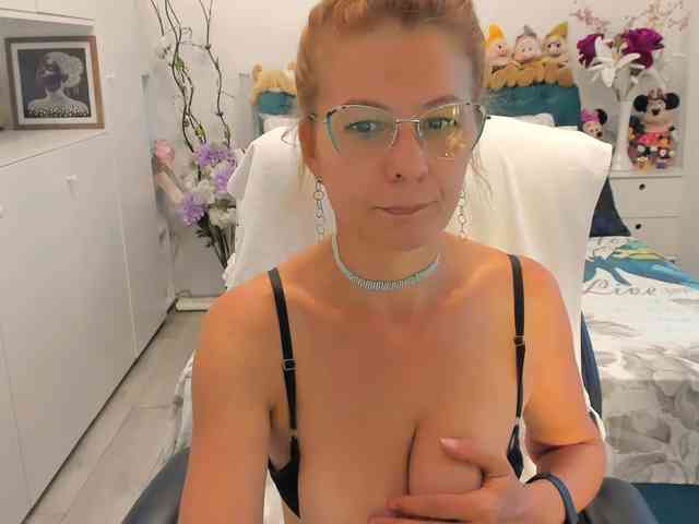 SalomeJade webcam