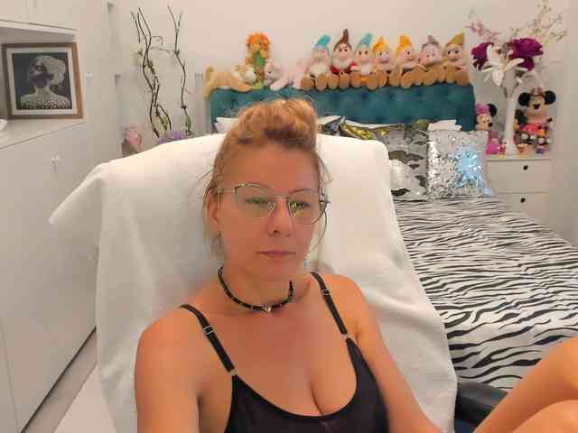 SalomeJade webcam