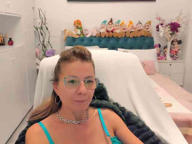 SalomeJade webcam