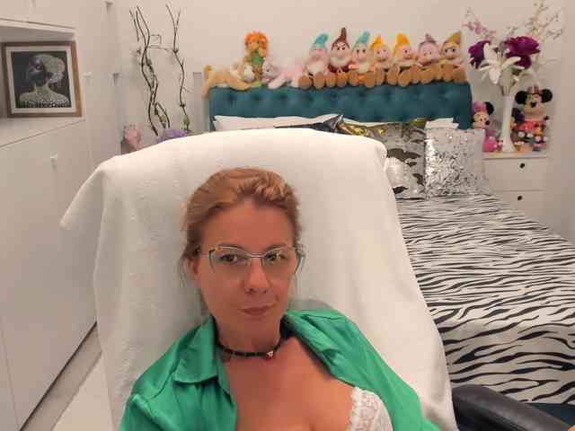 SalomeJade webcam