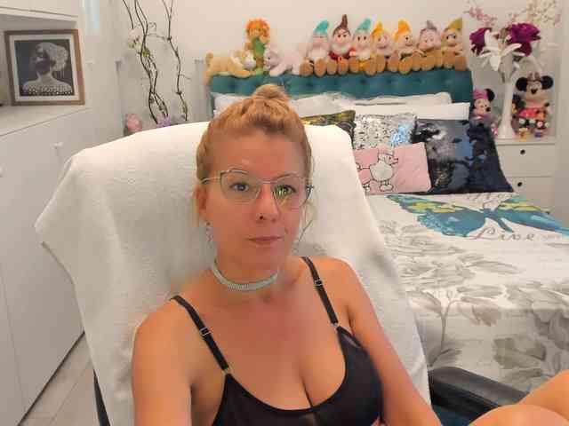 SalomeJade webcam
