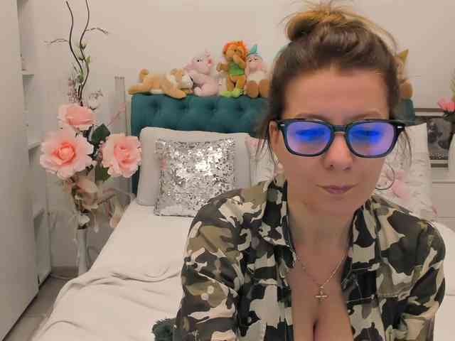 SalomeJade webcam