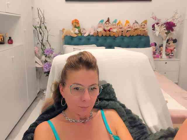 SalomeJade webcam