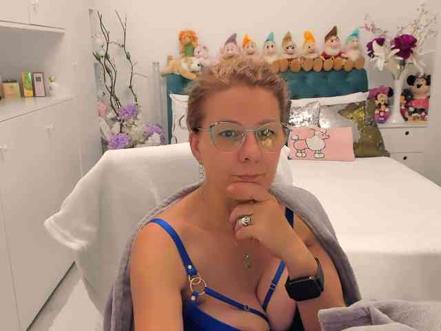 SalomeJade webcam
