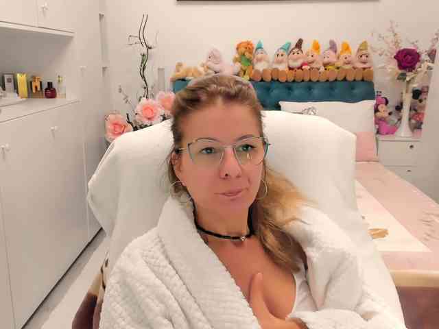 SalomeJade webcam