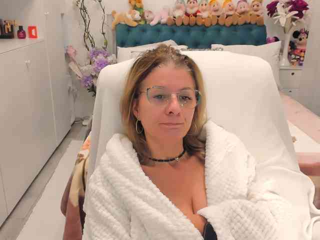 SalomeJade webcam