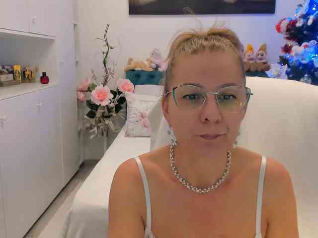 SalomeJade webcam