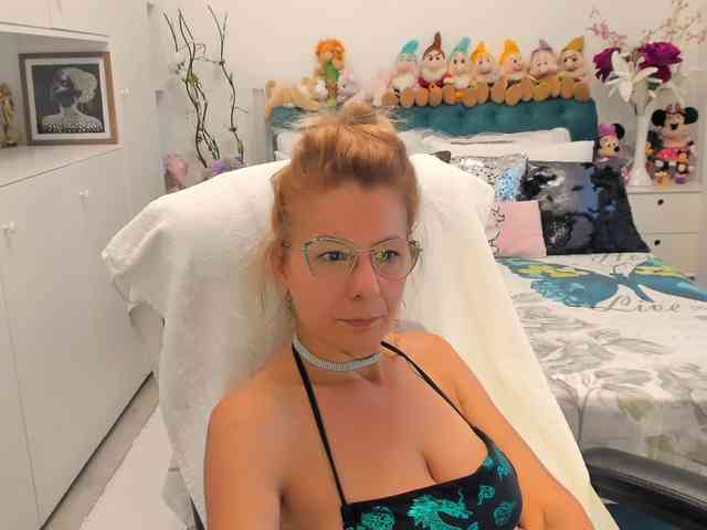 SalomeJade webcam