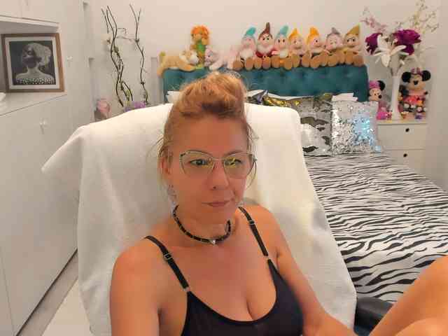 SalomeJade webcam