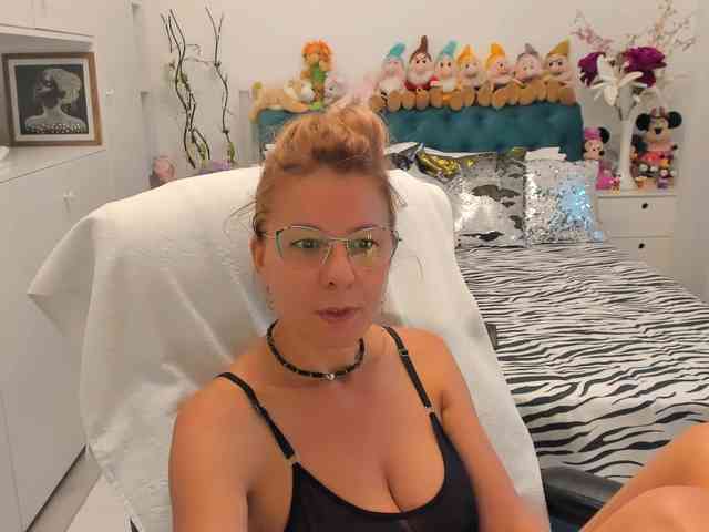 SalomeJade webcam