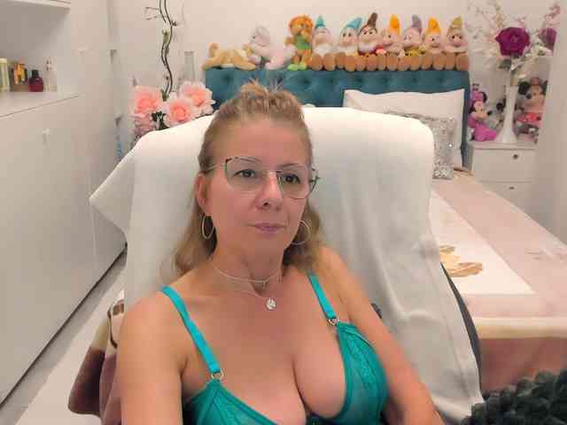 SalomeJade webcam