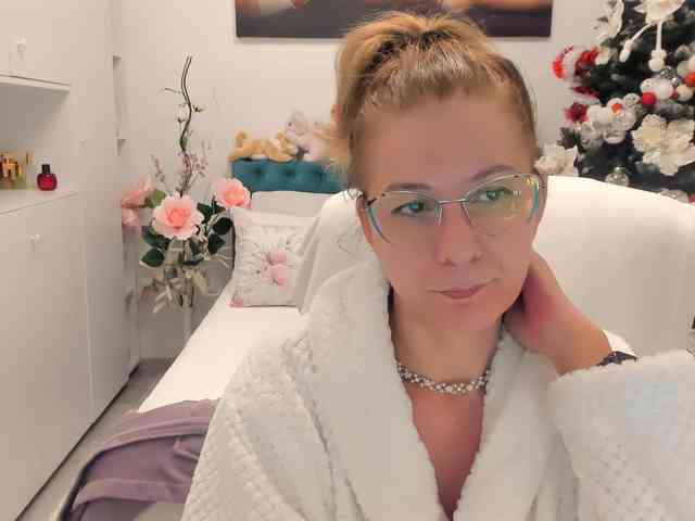 SalomeJade webcam