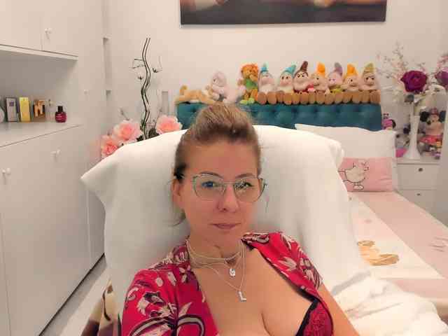 SalomeJade webcam