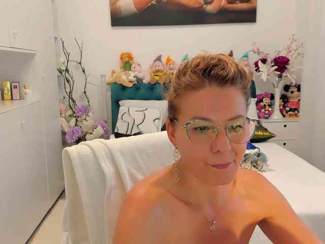 SalomeJade webcam