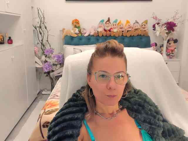 SalomeJade webcam