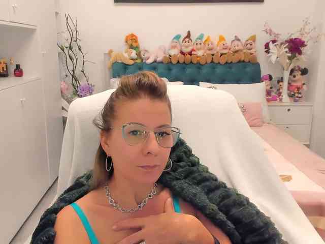 SalomeJade webcam