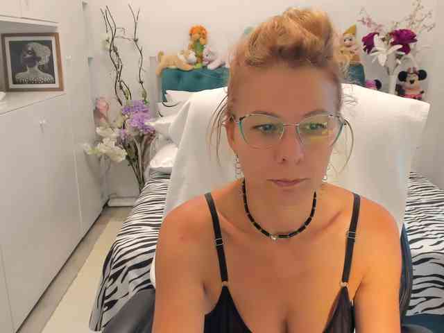SalomeJade webcam
