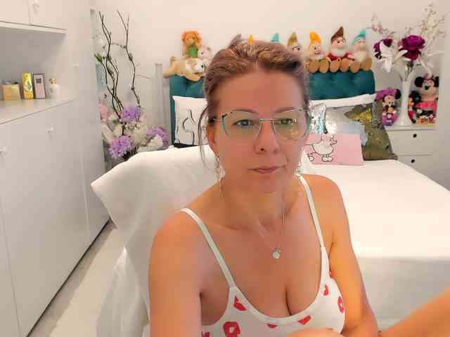 SalomeJade webcam