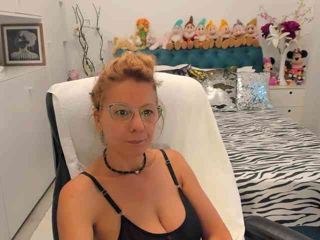 SalomeJade webcam
