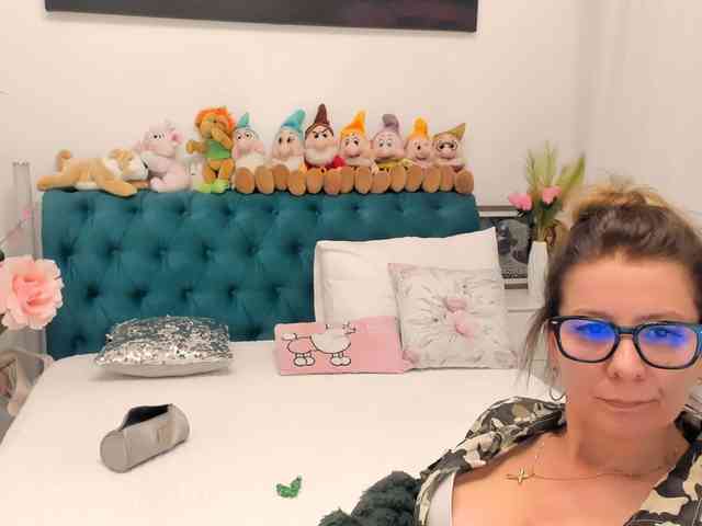 SalomeJade webcam