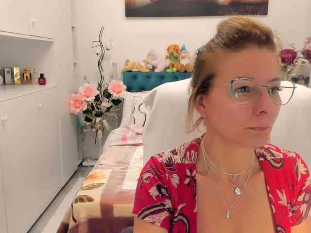 SalomeJade webcam