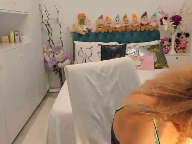 SalomeJade webcam