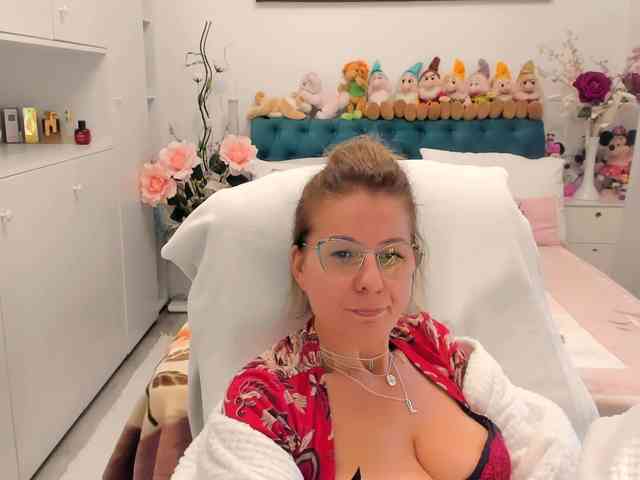 SalomeJade webcam