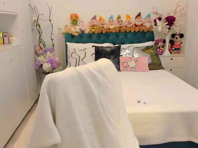 SalomeJade webcam