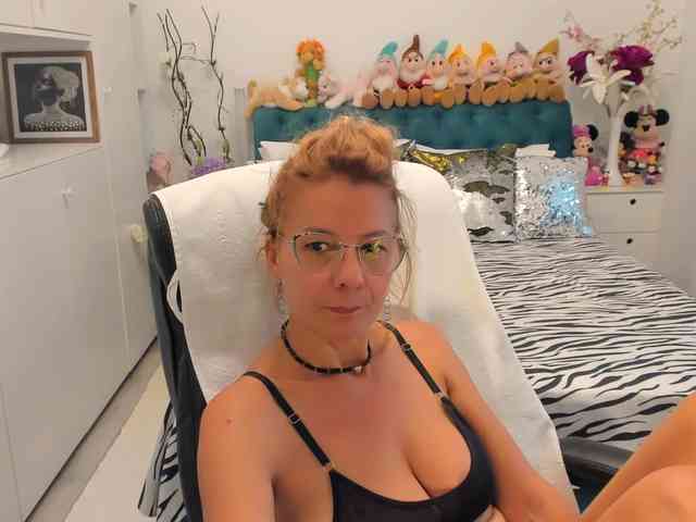 SalomeJade webcam