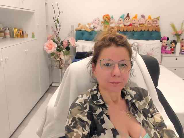 SalomeJade webcam