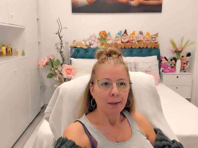 SalomeJade webcam