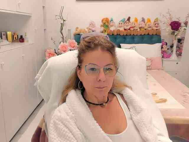 SalomeJade webcam