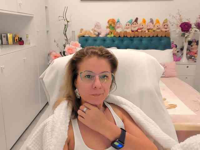 SalomeJade webcam