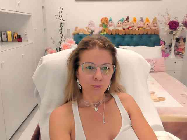 SalomeJade webcam