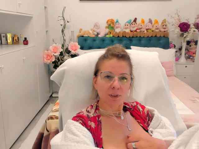 SalomeJade webcam