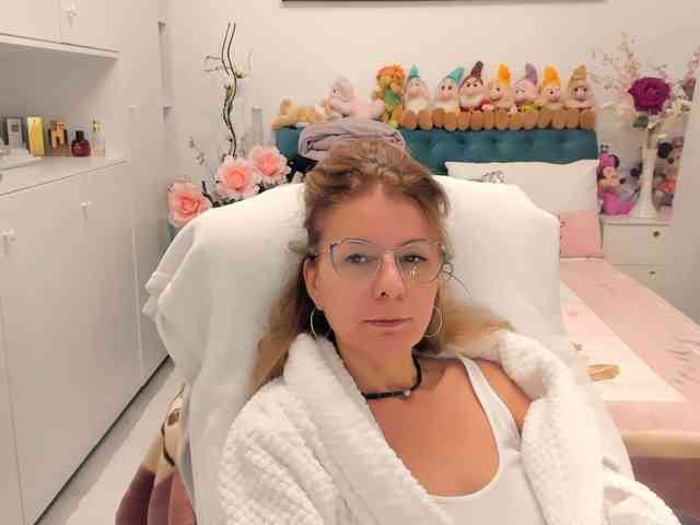 SalomeJade webcam