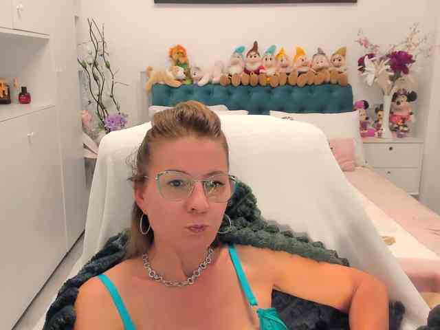 SalomeJade webcam