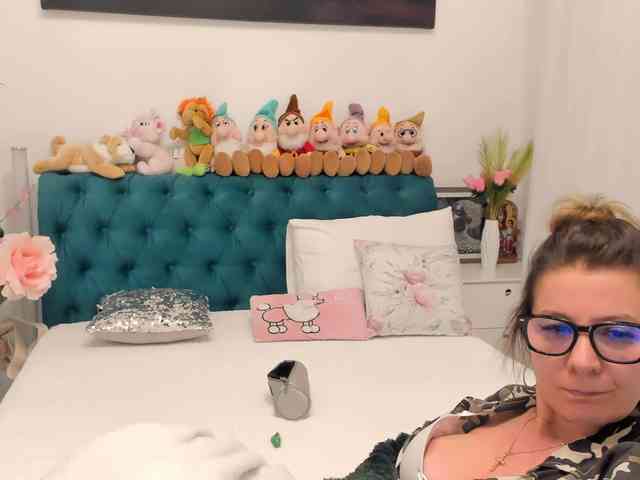 SalomeJade webcam