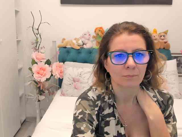 SalomeJade webcam