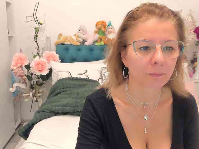 SalomeJade webcam