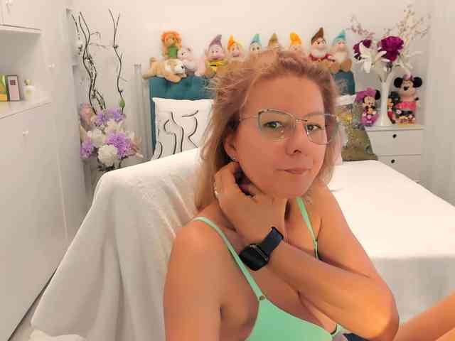 SalomeJade webcam