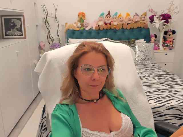 SalomeJade webcam