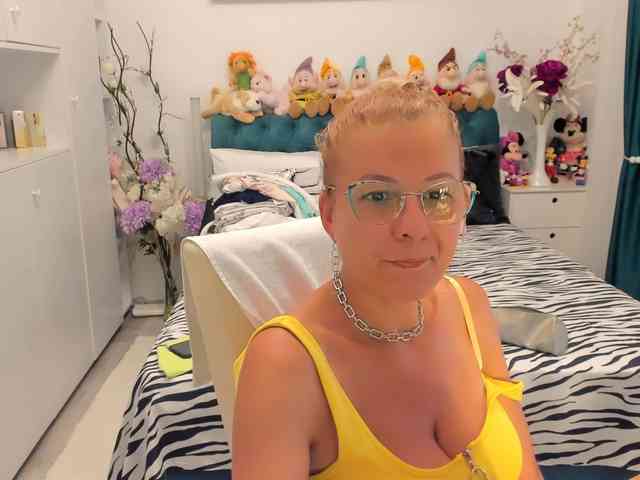 SalomeJade webcam