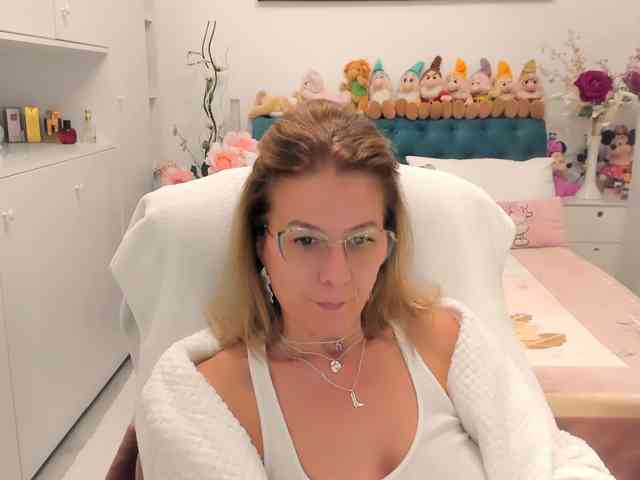 SalomeJade webcam