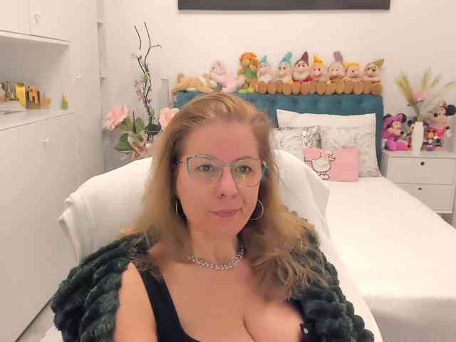 SalomeJade webcam