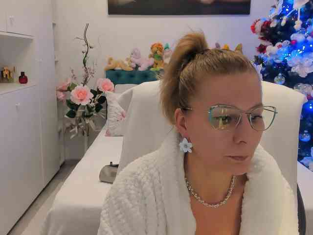 SalomeJade webcam